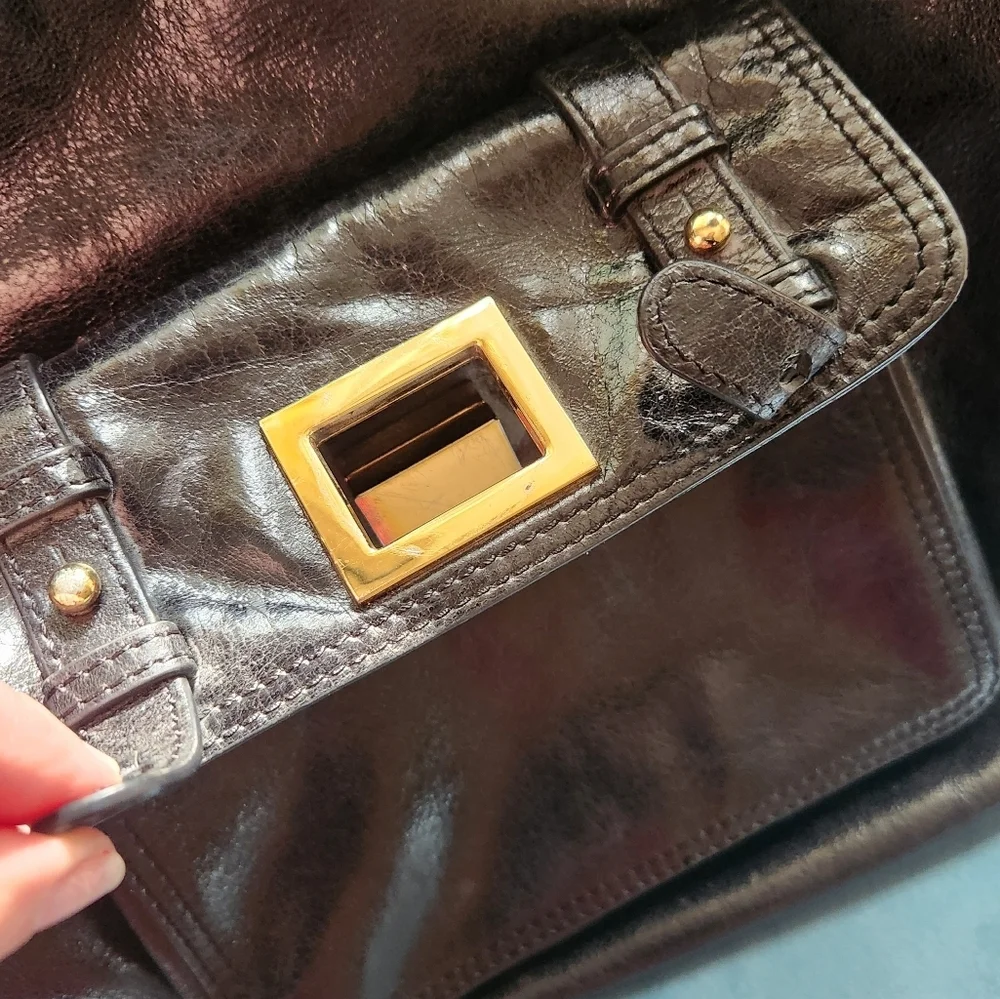 Badgley Mischka‎ Black Leather Shoulder Bag Gold Chain Strap & Hardware